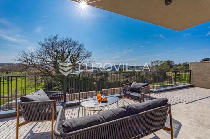 Istra, Banjole, dvojna vila, prvi red do mora, 244 m² s pogledom na Marinu