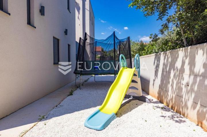 Istra, Banjole, dvojna vila, prvi red do mora, 244 m² s pogledom na Marinu