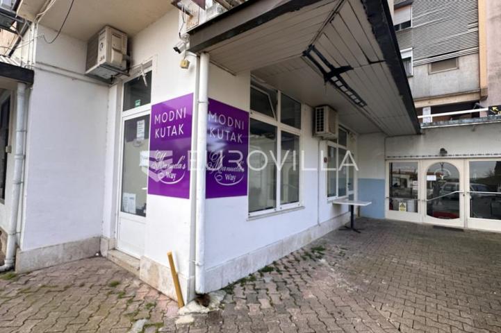 Istra, Rovinj, poslovni prostor na frekventnoj lokaciji 74,57 m²