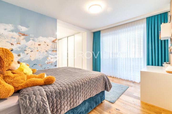 Zaprešić, Kalamiri, moderna novoizgrađena kuća na odličnoj lokaciji, 330 m2