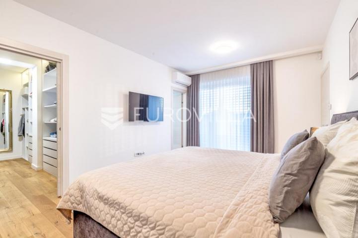 Zaprešić, Kalamiri, moderna novoizgrađena kuća na odličnoj lokaciji, 330 m2