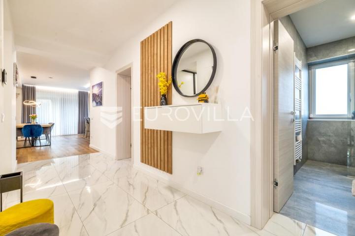 Zaprešić, Kalamiri, moderna novoizgrađena kuća na odličnoj lokaciji, 330 m2