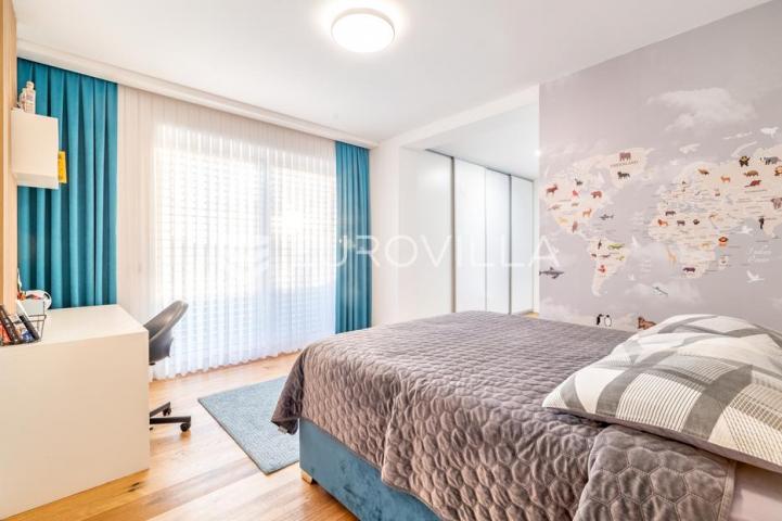 Zaprešić, Kalamiri, moderna novoizgrađena kuća na odličnoj lokaciji, 330 m2