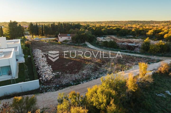 Istra, Bale, atraktivno građevinsko zemljište (2 parcele) 2177 m2