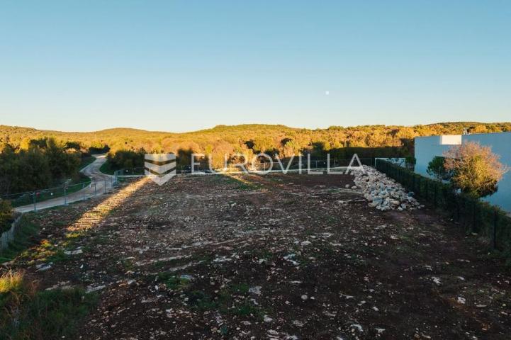 Istra, Bale, atraktivno građevinsko zemljište (2 parcele) 2177 m2