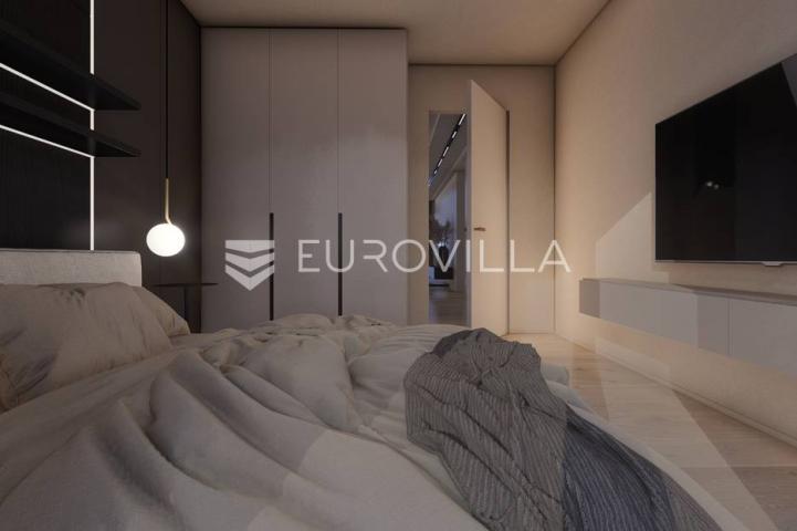 Istra, Umag - Moderan stan u prizemlju s privatnim vrtom samo 200m od mora