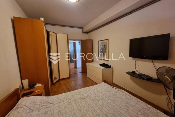 Šibenik, centar, komforan stan veličine 100 m2