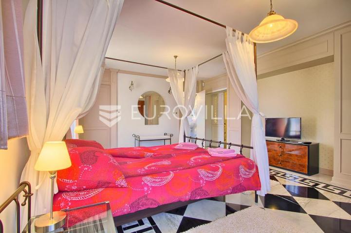 Poreč, ekskluzivna vila s 430 m2, atraktivna lokacija