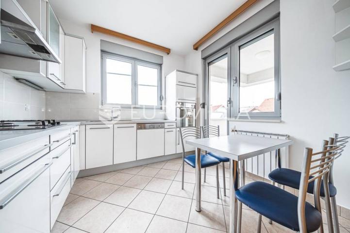 Zagreb, Jordanovac,  prekrasan peterosoban stan 230 m2 s garažom i parkirnim mjestom