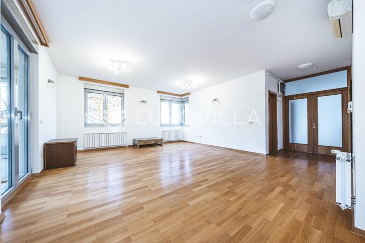 Zagreb, Jordanovac,  prekrasan peterosoban stan 230 m2 s garažom i parkirnim mjestom