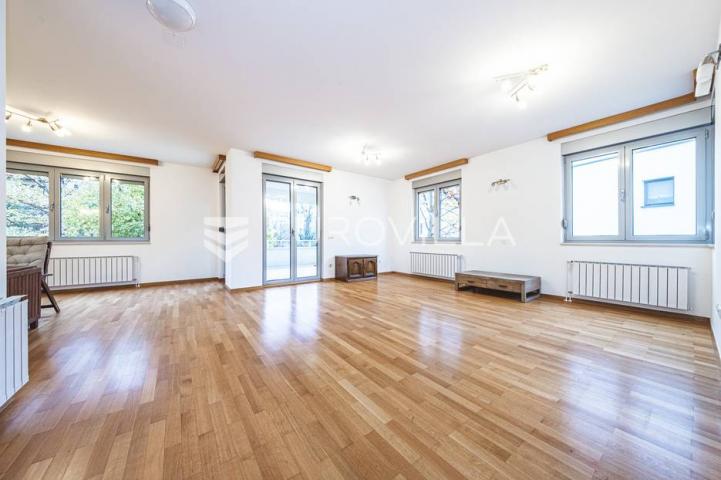Zagreb, Jordanovac,  prekrasan peterosoban stan 230 m2 s garažom i parkirnim mjestom