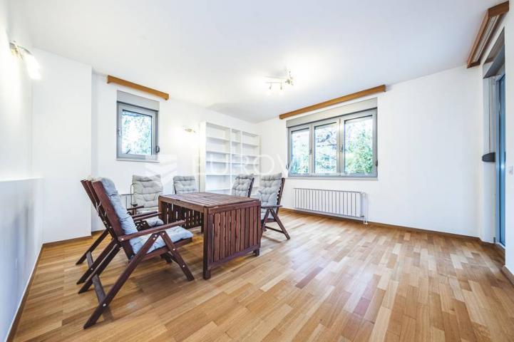 Zagreb, Jordanovac,  prekrasan peterosoban stan 230 m2 s garažom i parkirnim mjestom