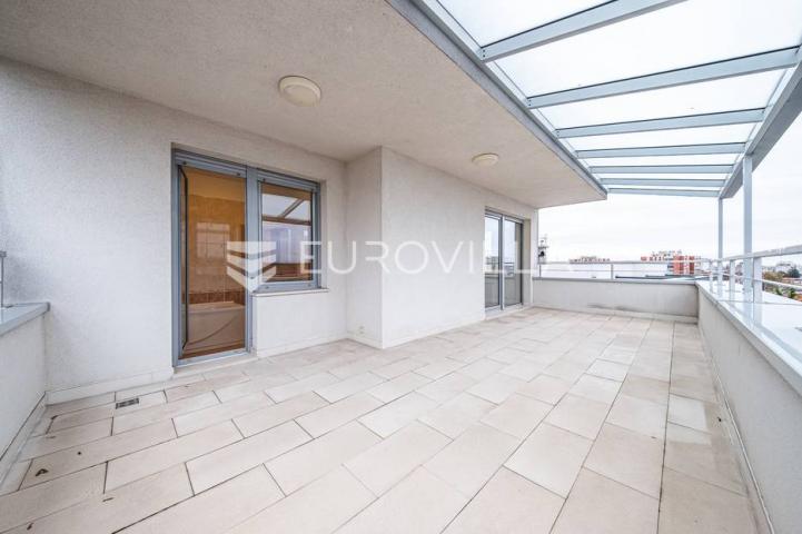 Zagreb, Jordanovac,  prekrasan peterosoban stan 230 m2 s garažom i parkirnim mjestom