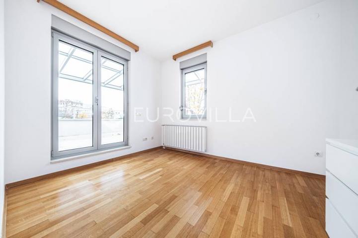 Zagreb, Jordanovac,  prekrasan peterosoban stan 230 m2 s garažom i parkirnim mjestom