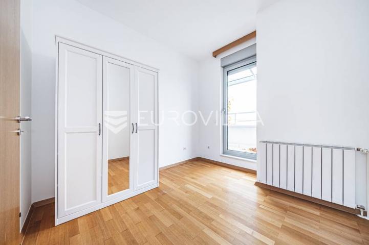 Zagreb, Jordanovac,  prekrasan peterosoban stan 230 m2 s garažom i parkirnim mjestom