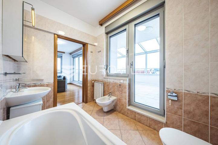 Zagreb, Jordanovac,  prekrasan peterosoban stan 230 m2 s garažom i parkirnim mjestom