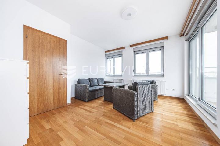 Zagreb, Jordanovac,  prekrasan peterosoban stan 230 m2 s garažom i parkirnim mjestom