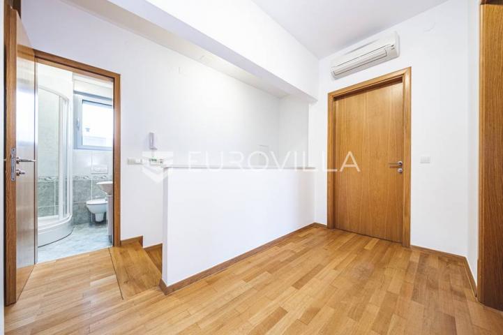 Zagreb, Jordanovac,  prekrasan peterosoban stan 230 m2 s garažom i parkirnim mjestom