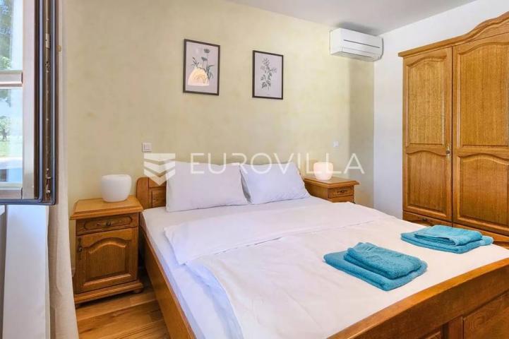 Istra, Bale, vila s bazenom na imanju od 30.000 m2 u osami