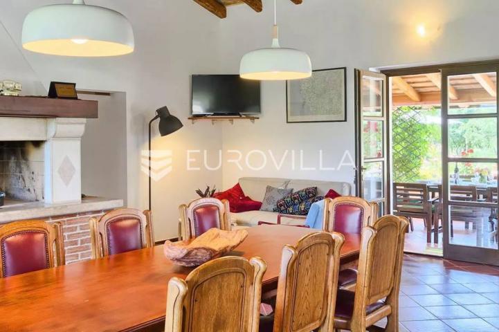Istra, Bale, vila s bazenom na imanju od 30.000 m2 u osami