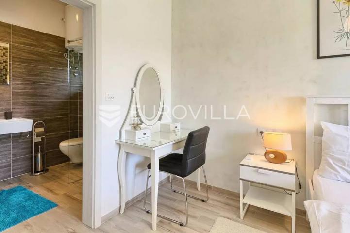 Istra, Bale, vila s bazenom na imanju od 30.000 m2 u osami