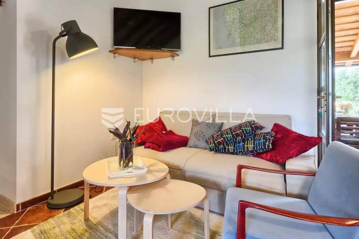 Istra, Bale, vila s bazenom na imanju od 30.000 m2 u osami