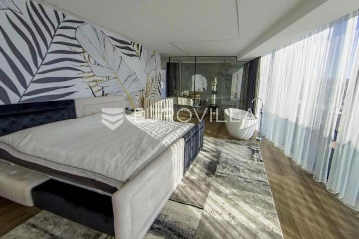 Opatija, prekrasan penthause 228 m² s besprijekornim pogledom