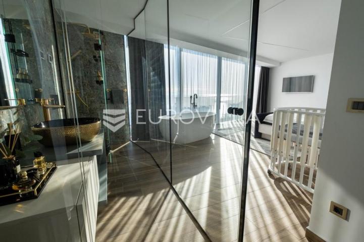 Opatija, prekrasan penthause 228 m² s besprijekornim pogledom