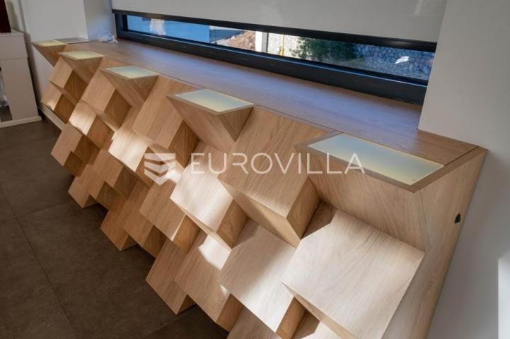 Opatija, prekrasan penthause 228 m² s besprijekornim pogledom