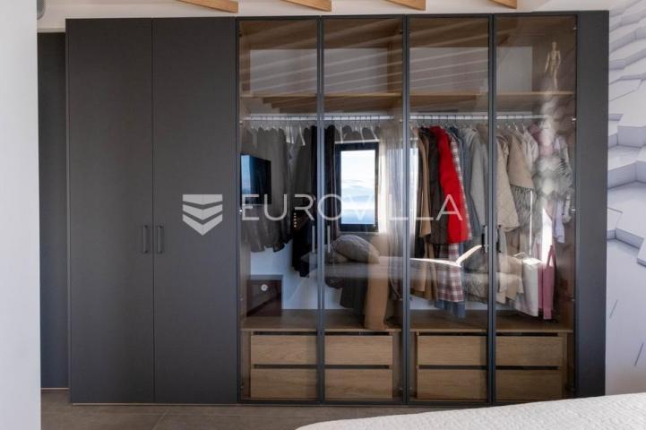 Opatija, prekrasan penthause 228 m² s besprijekornim pogledom