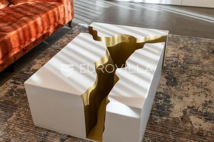 Opatija, prekrasan penthause 228 m² s besprijekornim pogledom