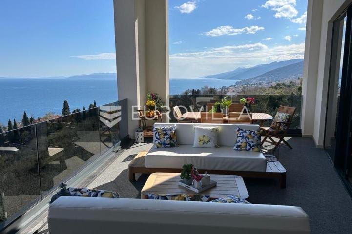 Opatija, prekrasan penthause 228 m² s besprijekornim pogledom