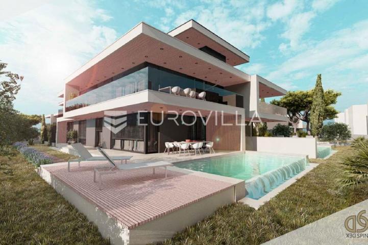 Istra, Rovinj, luksuzni trosobni stan u prizemlju 128,22 m² s vrtom 254 m² i bazenom