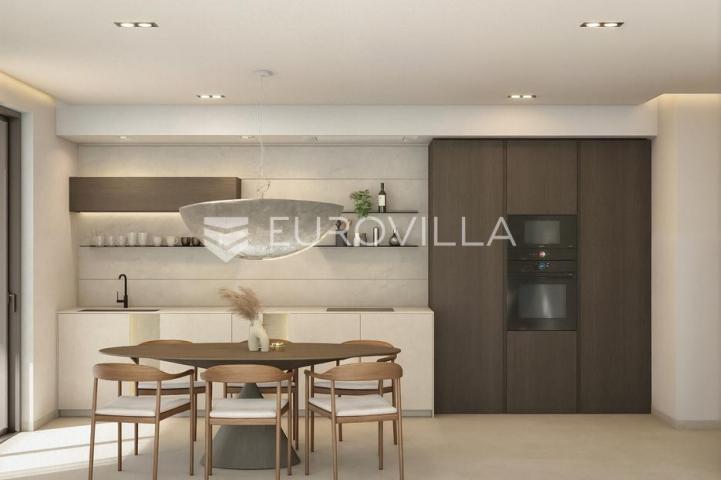 Istra, Rovinj, luksuzni trosobni stan u prizemlju 128,22 m² s vrtom 254 m² i bazenom