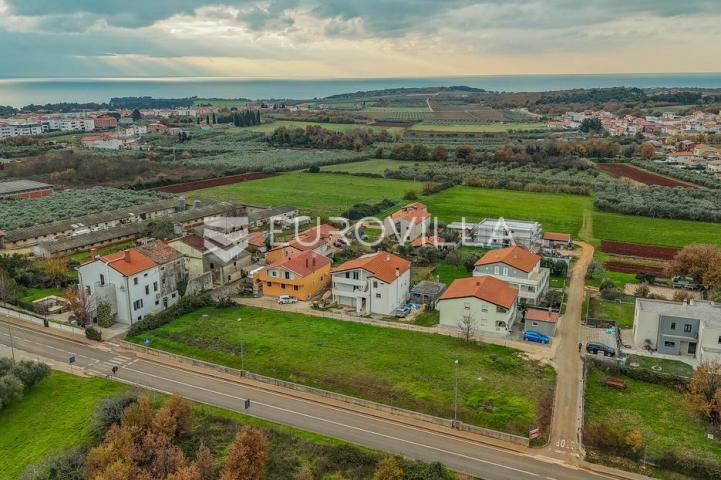 Istra, Novigrad, građevinsko zemljište 1.858 m2 stambene namjene
