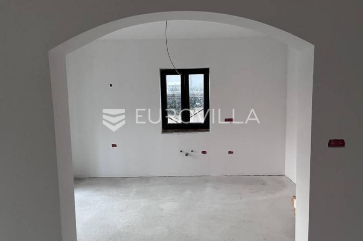Okolica Poreča, dvojna kamena kuća s bazenom