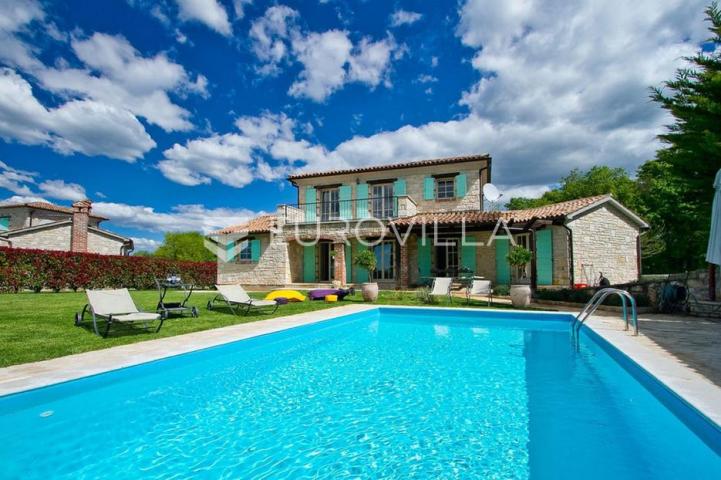 Istra, Tinjan, tradicionalna kamena villa s bazenom