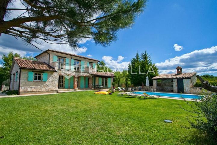 Istra, Tinjan, tradicionalna kamena villa s bazenom