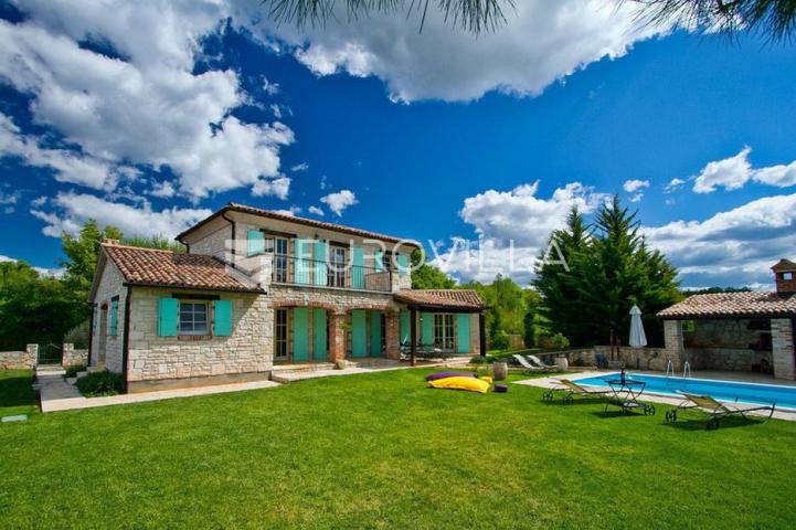 Istra, Tinjan, tradicionalna kamena villa s bazenom