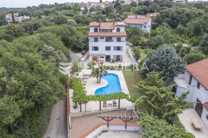 Medulin, Banjole, ekskluzivna apartmanska kuća 150 m od mora