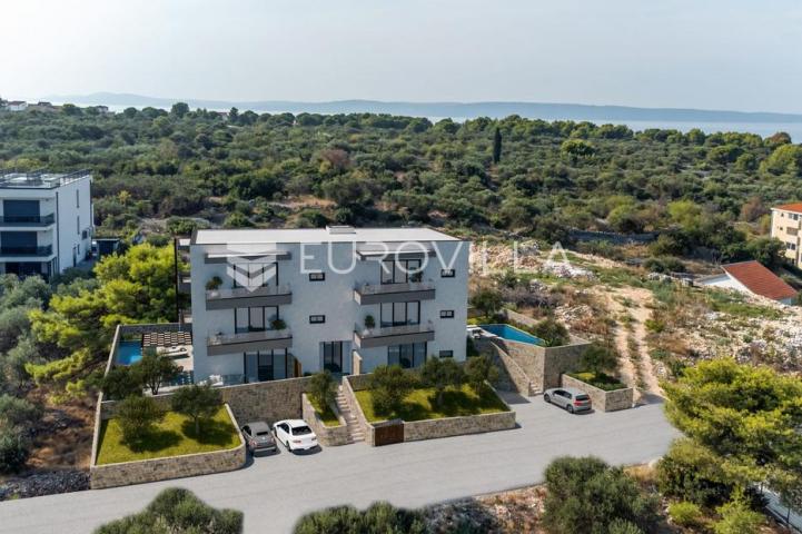 Čiovo, novogradnja, moderan trosoban stan površine 90,33 m²