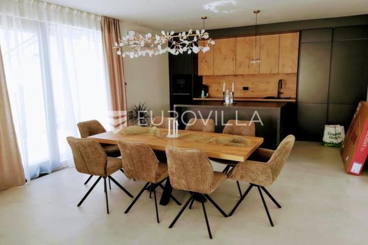 Šolta, Rogač, moderna, luksuzna vila s bazenom
