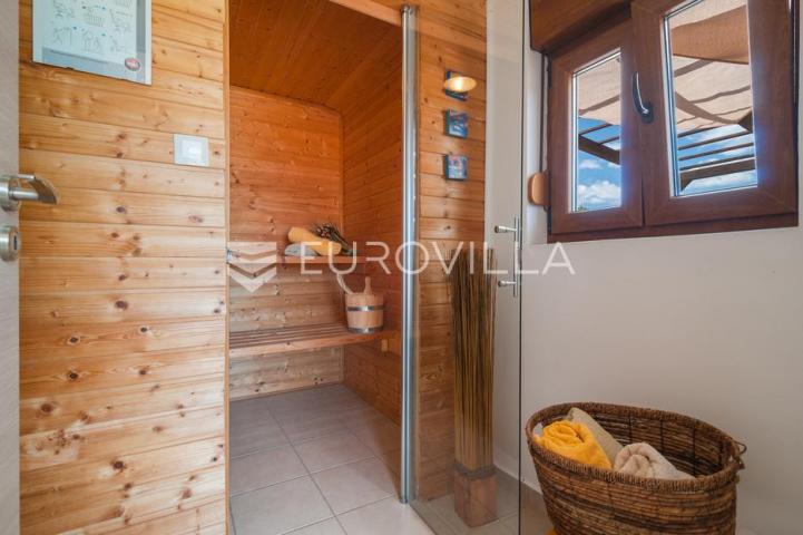 Hvar, Basina, jedinstvena mediteranska kuća na atraktivnoj lokaciji 