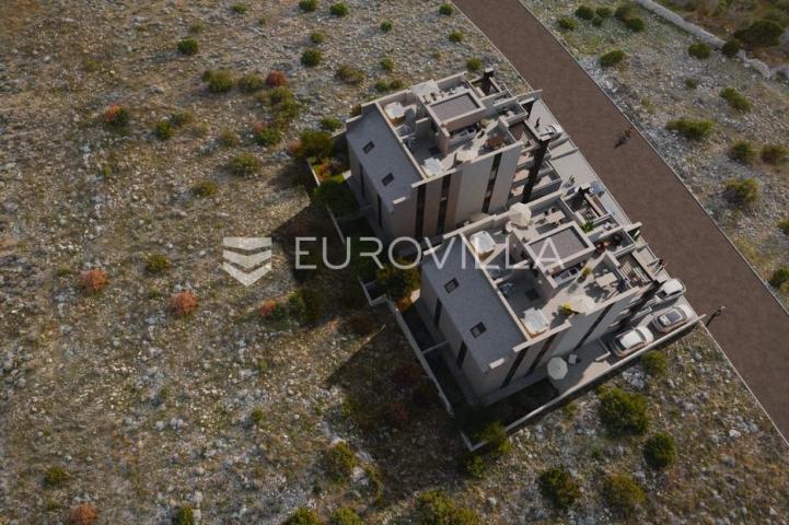 Pag, Šimuni, dvosoban penthouse 86,94 m² na drugom katu moderne zgrade
