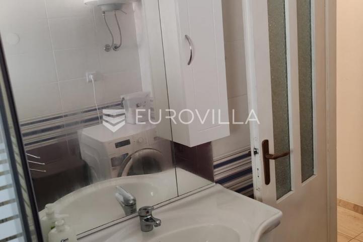 Istra, Tinjan, samostojeća kuća s bazenom i okućnicom 350m2