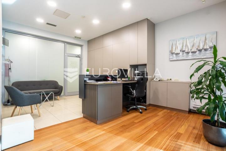 Split, Firule, reprezentativan ured na odličnoj lokaciji, 128 m², prodaja