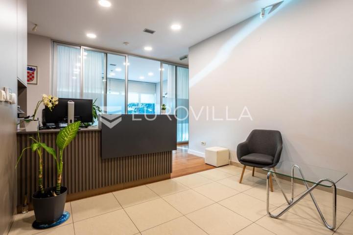 Split, Firule, reprezentativan ured na odličnoj lokaciji, 128 m², prodaja