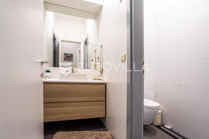Split, Firule, reprezentativan ured na odličnoj lokaciji, 128 m², prodaja