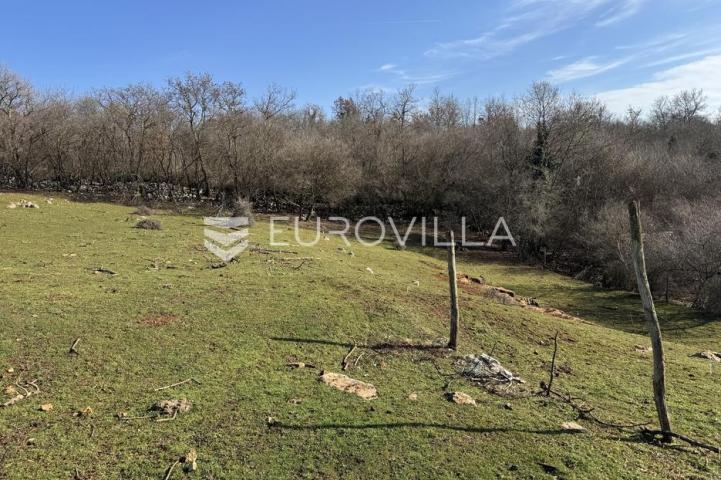 Istra, Poreč okolica - građevinsko zemljište 1154 m2 na rubu urbanizacije okruženo zelenilom