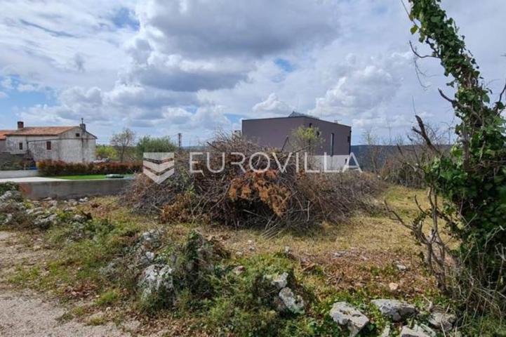 Raša, Trget veliko građevinsko zemljište 5545 m2